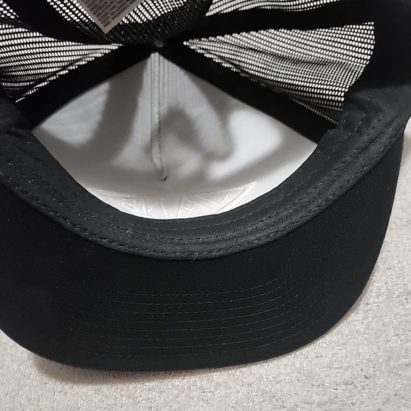 Vans Black Trucker Hat - Picture 4 of 6
